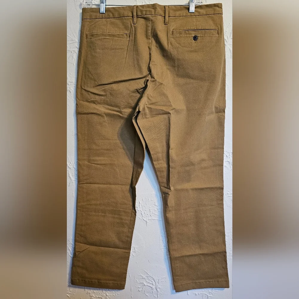 Men's 32x31 Straight Leg Comfort Knockabout Chino NWT